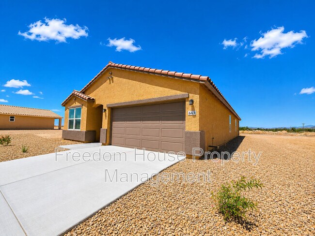 Building Photo - 663 Huyana Wind Dr