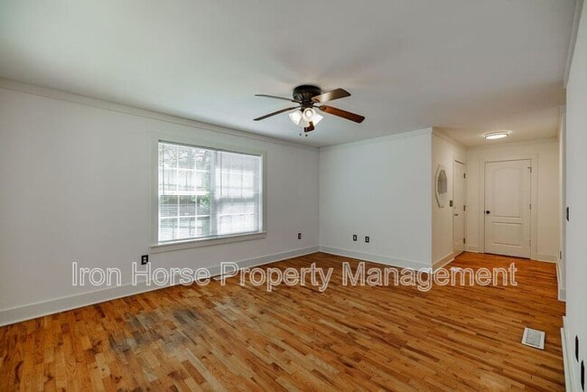 Building Photo - 205 Third Street