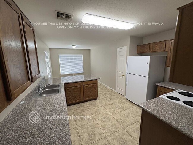 Foto del edificio - 12470 W Redfield Rd