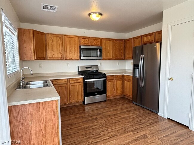 Foto del edificio - 4508 Pacific Sun Ave