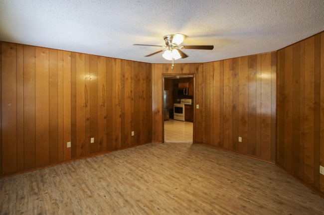 Building Photo - 1216 Highland Ave
