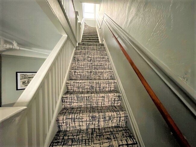 Foto del edificio - 5 Fella Pl