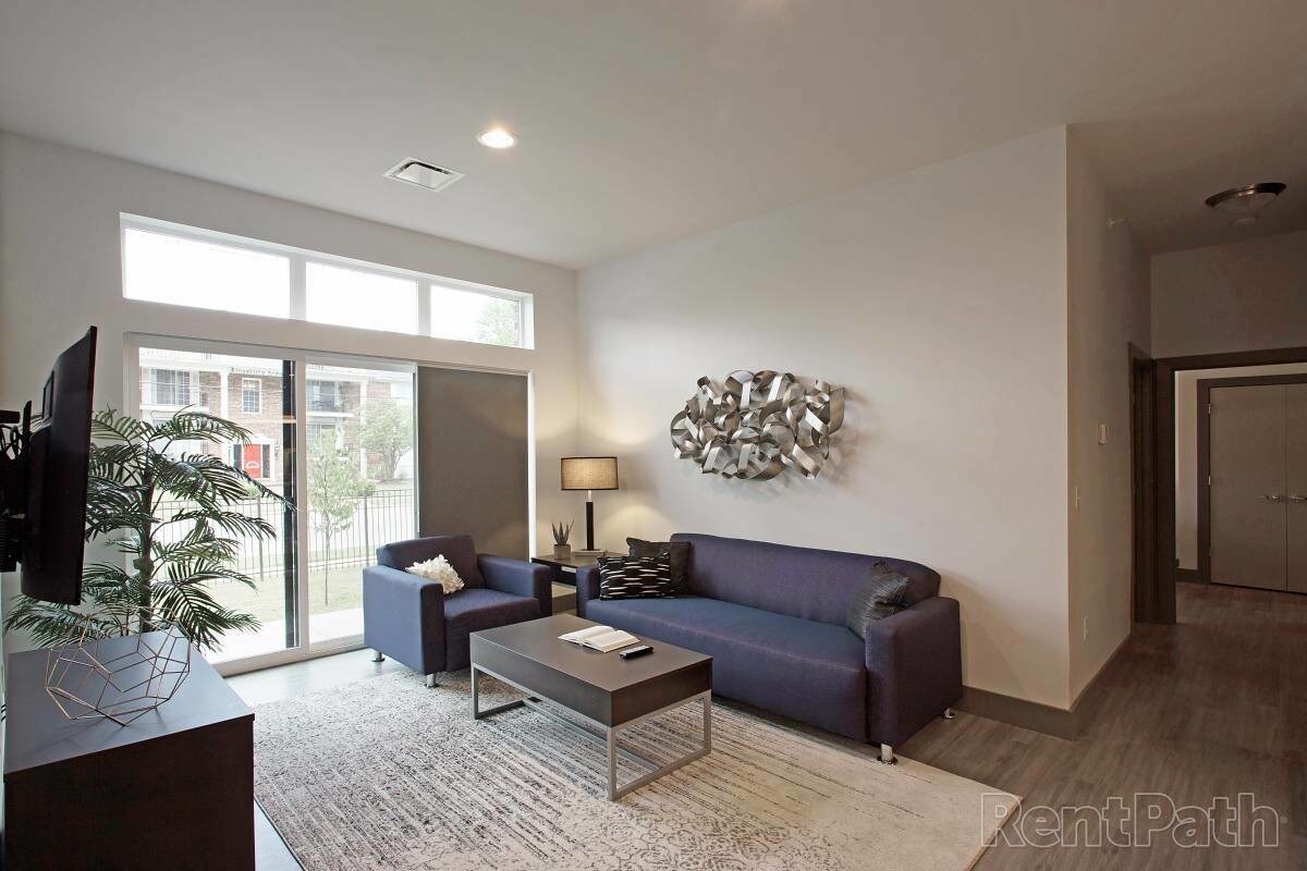 Foto principal - 1243 E Cherry St