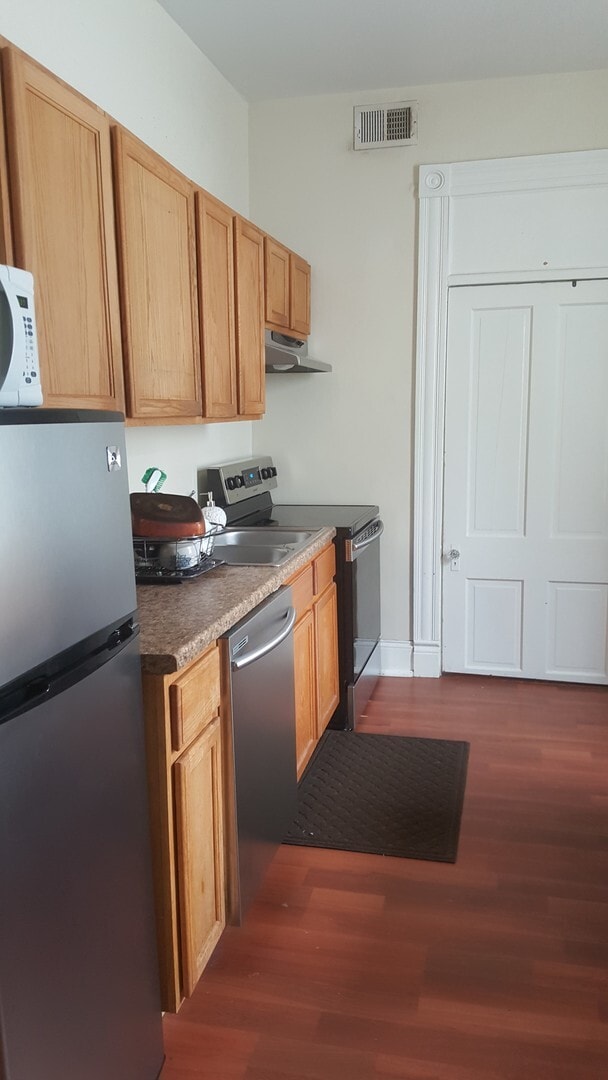Photo - 360 S Broadway Park Apartment