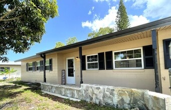 Building Photo - 1148 N Singleton Ave