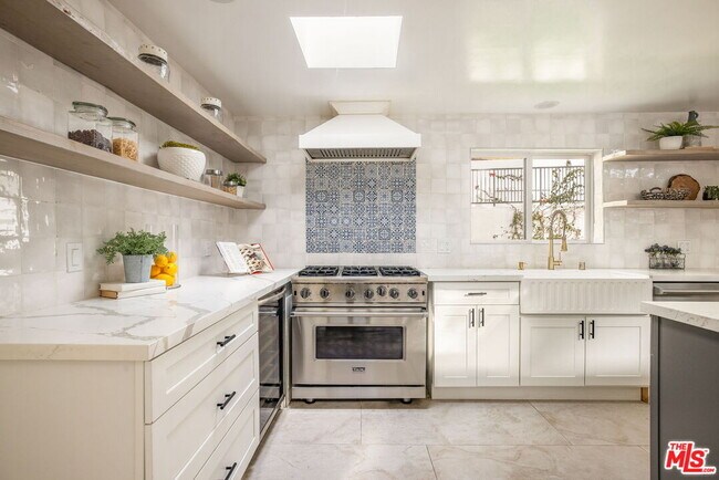 Foto del edificio - 16733 Oak View Dr
