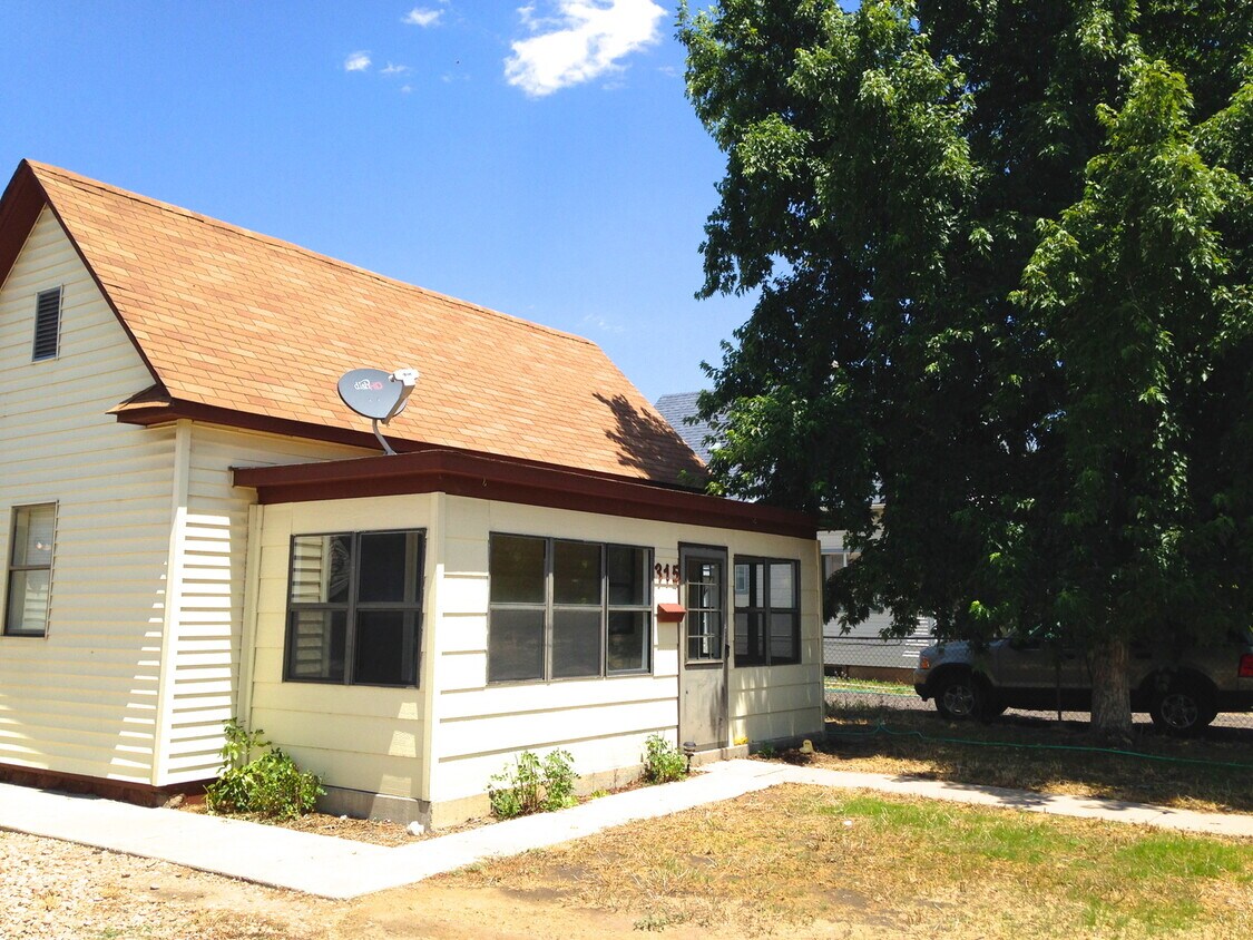 Greeley House with Huge Backyard and Enclo... House Rental in Greeley