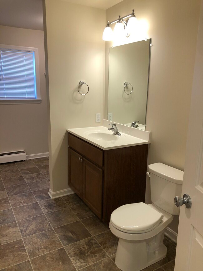 102 S Charlotte St Unit 2, Manheim, PA 17545 Apartments in Manheim, PA