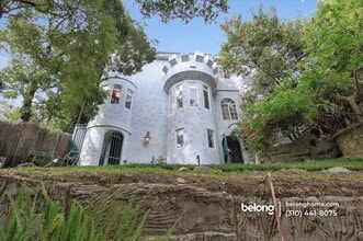 Building Photo - 8527 Wonderland Ave