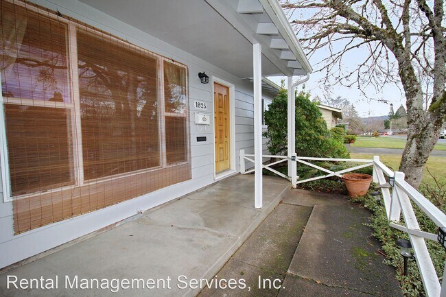 Building Photo - 3 br, 2 bath House - 1825 SW Wynwood Ave