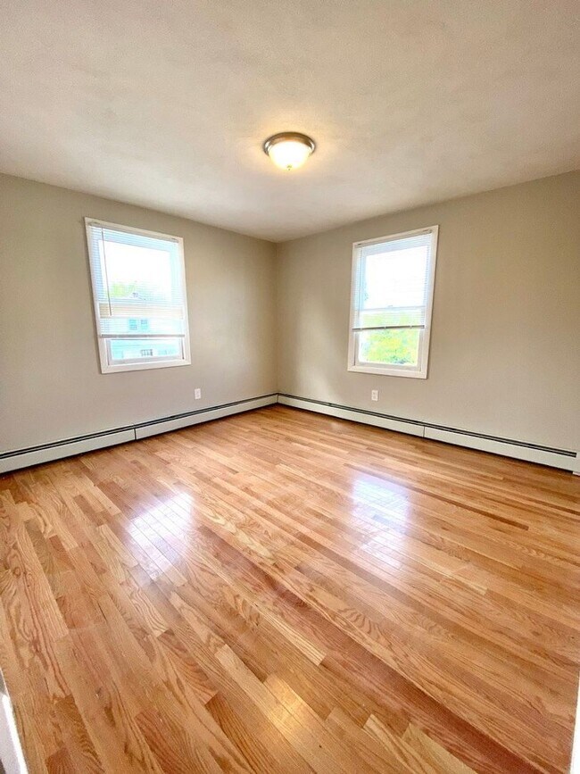 Foto del edificio - 40-42 August St.