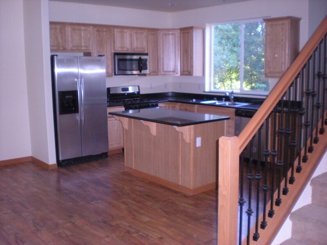 Primary Photo - 3023 204th St SW