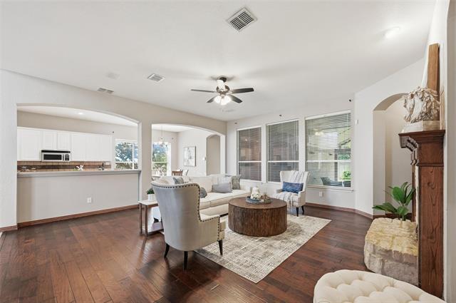 Building Photo - 2085 Club Lake Cir