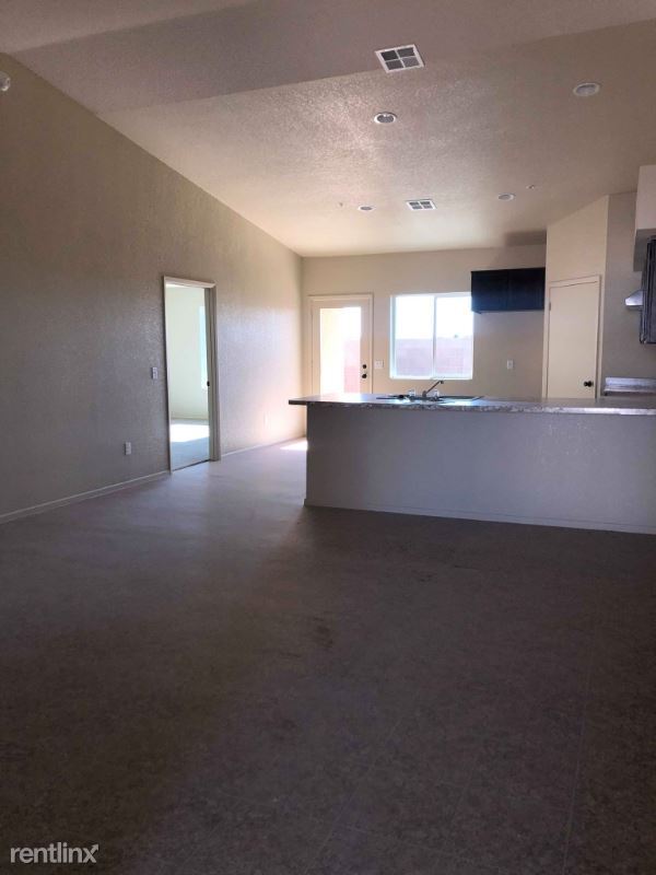 Building Photo - 3 br, 2 bath Townhome - 7415 E. 39th Place