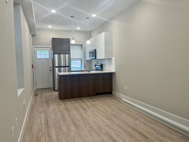 Building Photo - 1333 Snyder