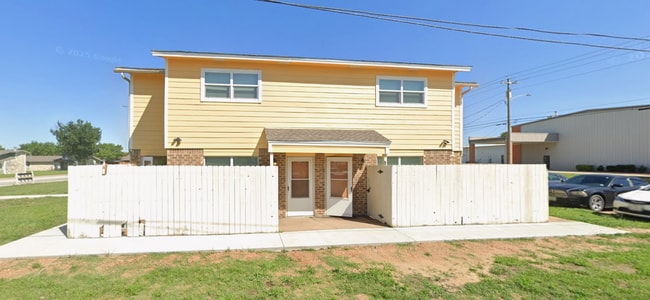 Building Photo - 2815 Longmire Dr