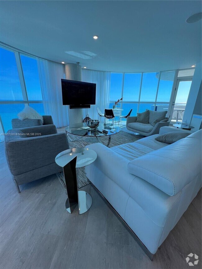 Building Photo - 6301 Collins Ave