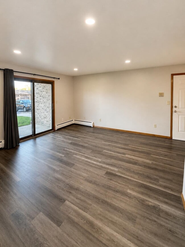 Building Photo - W2649 Barney Ct