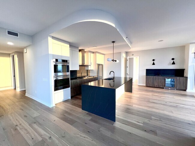 Foto del edificio - 1114 W Carroll Ave