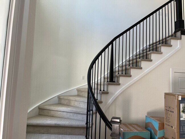 Building Photo - BEAUTIFUL 5 bedroom 4.5 Bath in Southshore Resort style Neighborhood