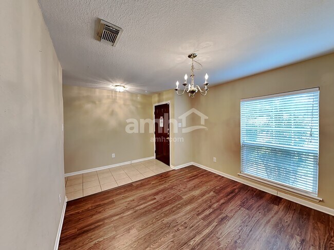 Foto del edificio - 1022 Yorkshire Hollow Ln
