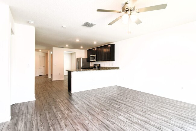 Foto del edificio - 372 Kensington View Dr