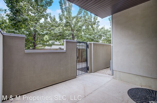 Building Photo - 2 br, 2.5 bath House - 315 W Reed Ave #8