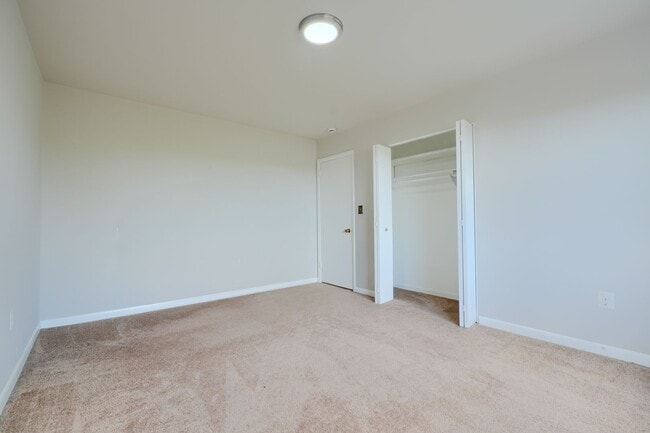 Building Photo - 1 Bed 1 Bath Home for Rent in Rockville, MD- INCLUDES GAS/HEAT AND WATER