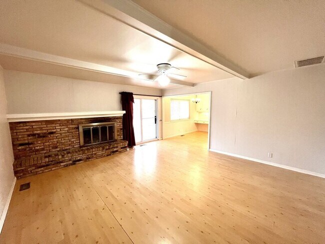 Building Photo - 4762 S Irvington Pl