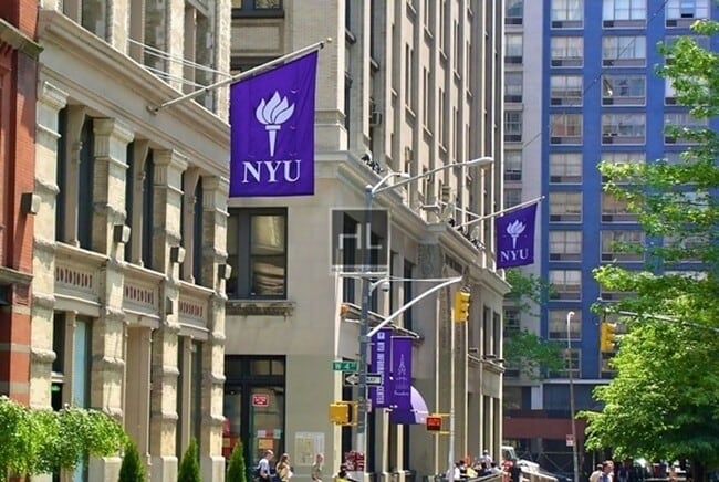 Building Photo - 5 AVENUE