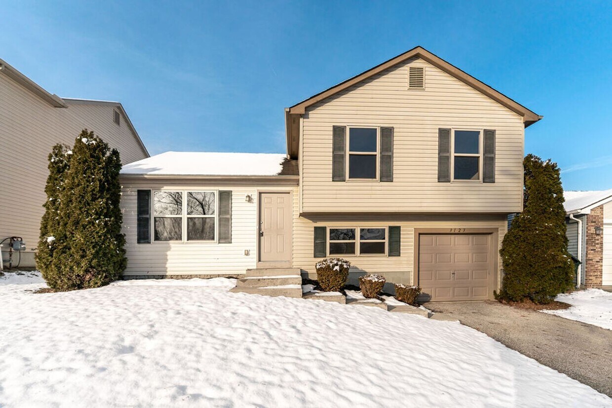 3123 Falcon Bridge Dr, Columbus, OH 43232 House Rental in Columbus