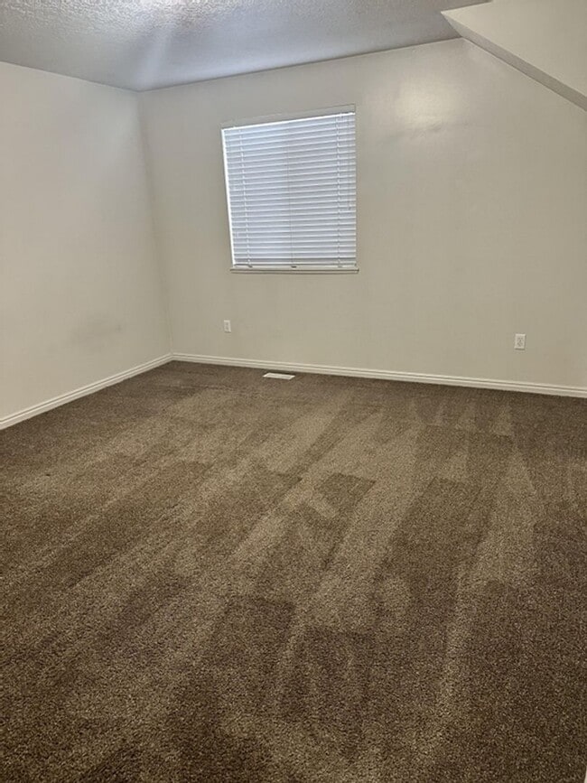 Building Photo - Dorothy Hill Rentals