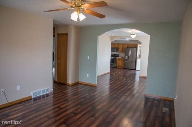 Foto del edificio - 305 E Colorado Ave