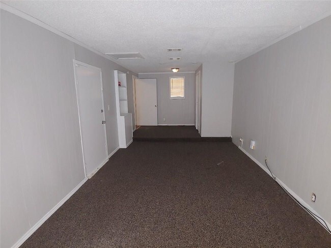 Building Photo - 2347 Village Way