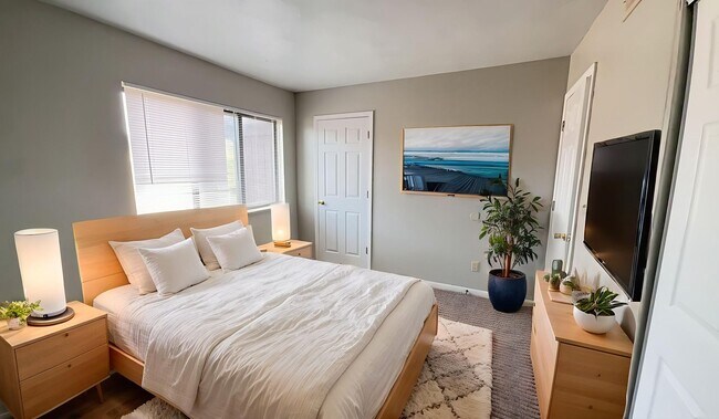 Building Photo - Immediate Move-In! Spacious 2-Bedroom Apartments Near Downtown | $100 Deposit