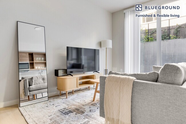 Foto del edificio - 2222 15th Ave W