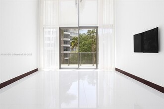 Building Photo - 6000 Collins Ave