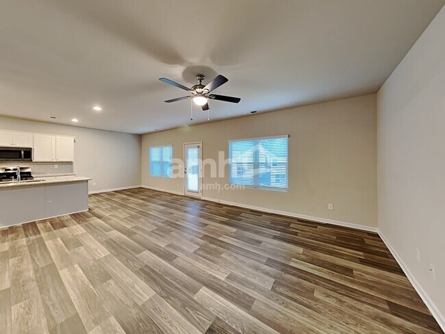 Foto del edificio - 373 Winston Cir