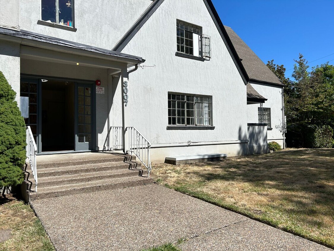 Foto principal - (949) Harrison Street Plex - Studio / 1 Ba...