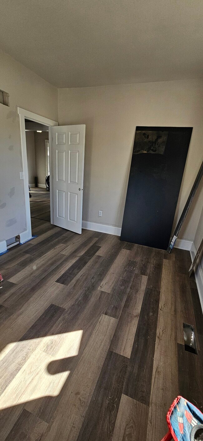 Cama 1 - 1045 11th St