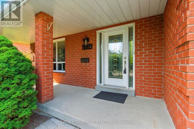 Photo du bâtiment - 1624 Gallant Dr