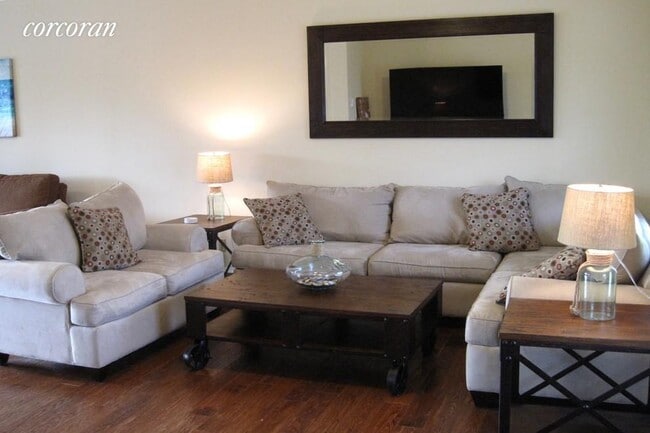 Building Photo - 12 Penny's Path