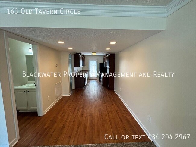 Building Photo - 163 Old Tavern Cir