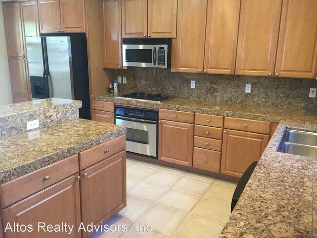 Building Photo - 4 br, 3.5 bath House - 313 Casselino Drive