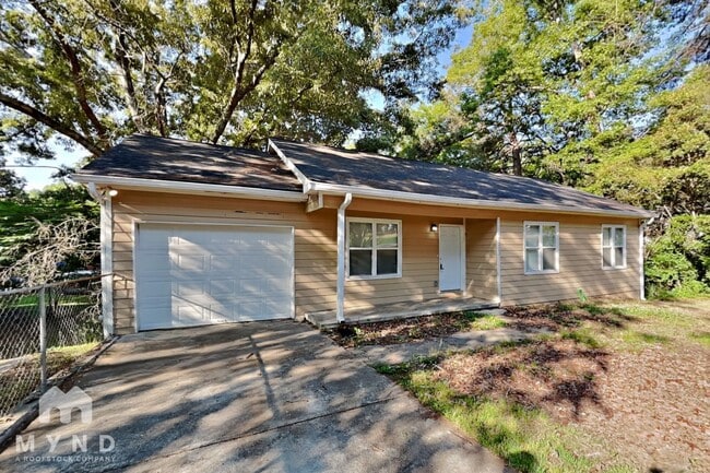 Building Photo - 7223 Lakeview Dr SW