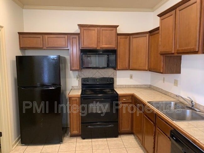 Building Photo - 107 Chevalier Blvd