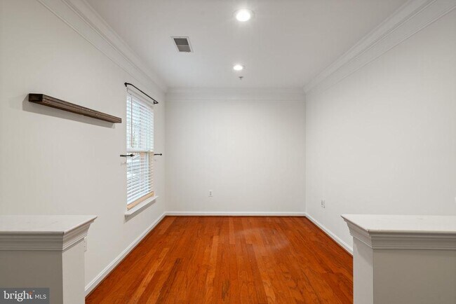 Foto del edificio - 5061 Kilburn St