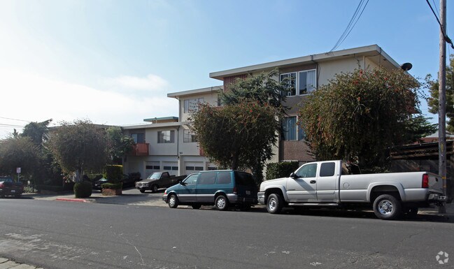Foto del edificio - 303 Pine Ave