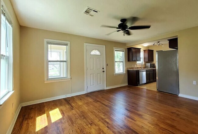 Foto del edificio - 6200 NW 37th St