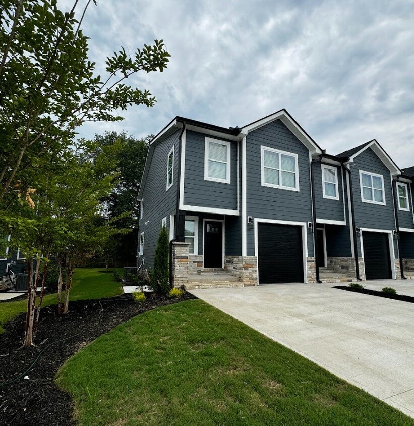 Primary Photo - ???? Brand New 3BR/2.5BA Townhome for Rent...